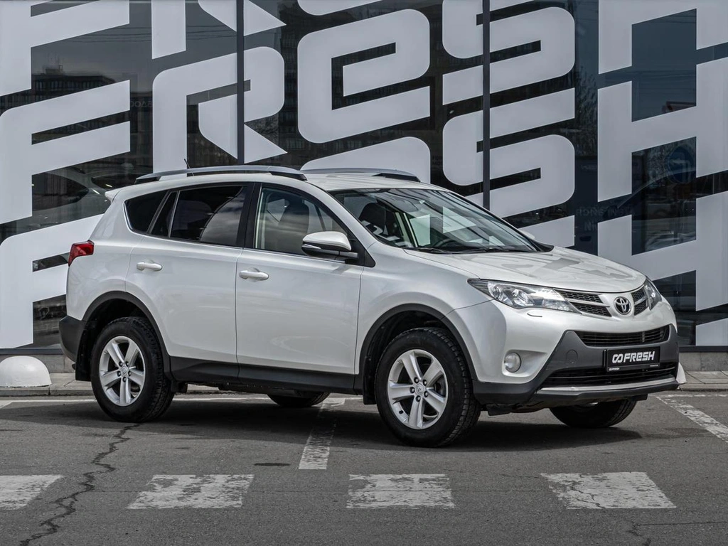 Внедорожник Toyota RAV4 2013 года, 2199000 рублей, Краснодар