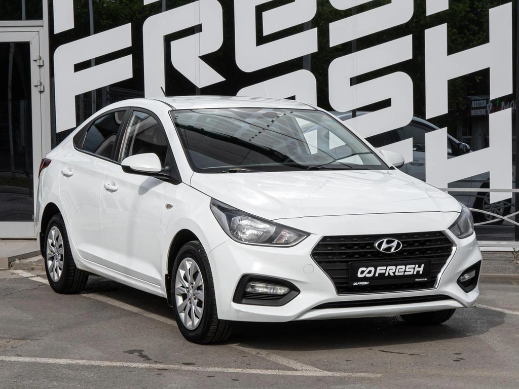 Седан Hyundai Solaris 2017 года, 1099000 рублей, Волгоград