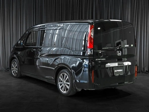 Минивэн Honda Stepwgn 2015 года, 1819000 рублей, Тюмень