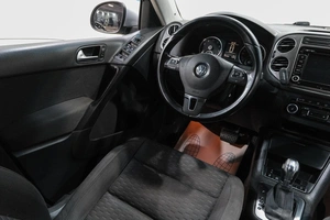 Внедорожник Volkswagen Tiguan 2011 года, 1229000 рублей, Новокузнецк