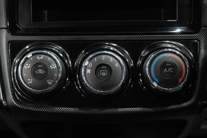Седан Toyota Corolla Axio 2013 года, 1199000 рублей, Новокузнецк