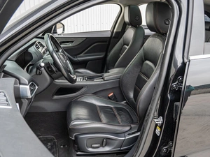 Внедорожник Jaguar F-Pace 2016 года, 2490000 рублей, Краснодар