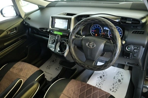 Минивэн Toyota Wish 2012 года, 1289000 рублей, Омск