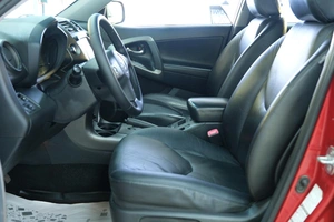 Внедорожник Toyota RAV4 2010 года, 1399000 рублей, Омск