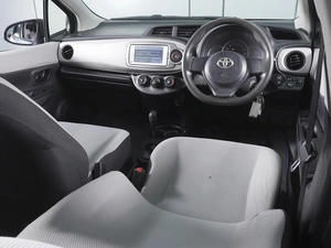 Хетчбэк Toyota Vitz 2013 года, 570000 рублей, Ростов-на-Дону