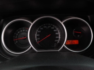 Хетчбэк Nissan Tiida 2011 года, 574000 рублей, Воронеж
