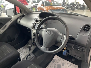 Хетчбэк Toyota Vitz 2009 года, 547000 рублей, Солонцы