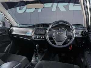 Седан Toyota Corolla Axio 2019 года, 1599000 рублей, Сургут
