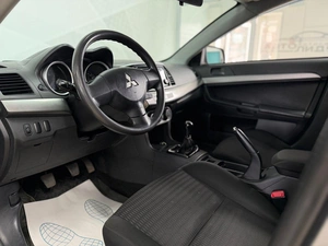 Седан Mitsubishi Lancer 2013 года, 940000 рублей, Красноярск