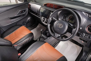 Хетчбэк Toyota Vitz 2017 года, 999000 рублей, Томск