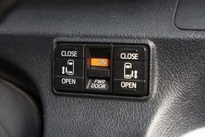 Минивэн Toyota Sienta 2020 года, 1899000 рублей, Новосибирск