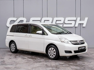 Минивэн Toyota Isis 2014 года, 1360000 рублей, Краснодар