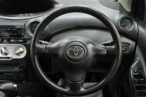 Хетчбэк Toyota Vitz 2003 года, 349000 рублей, Новокузнецк