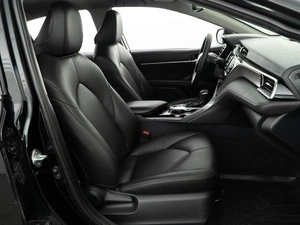 Седан Toyota Camry 2020 года, 2269050 рублей, Москва