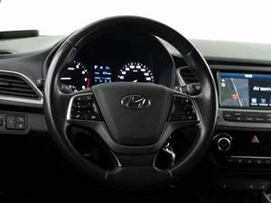 Седан Hyundai Solaris 2018 года, 1368444 рублей, Москва