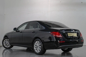 Седан Mercedes-benz E-класс 2019 года, 1899000 рублей, Челябинск