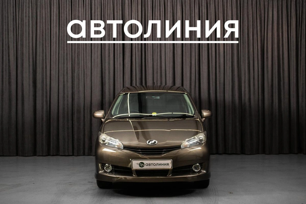 Минивэн Toyota Wish 2009 года, 1250000 рублей, Красноярск