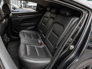 Седан Hyundai Elantra 2016 года, 1345000 рублей, Краснодар