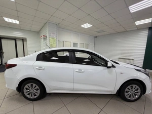 Седан Kia Rio 2020 года, 1099000 рублей, Ачинск