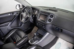 Внедорожник Volkswagen Tiguan 2011 года, 1329000 рублей, Пермь