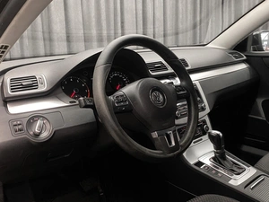 Седан Volkswagen Passat 2011 года, 730000 рублей, Красноярск