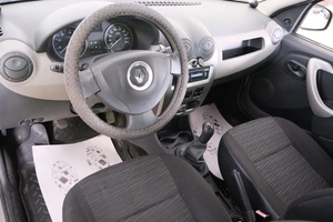 Седан Renault Logan 2011 года, 689000 рублей, Омск