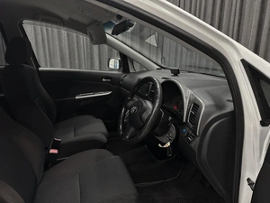 Минивэн Toyota Wish 2004 года, 599000 рублей, Красноярск