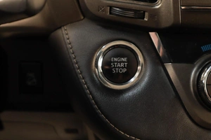 Внедорожник Toyota RAV4 2013 года, 2069000 рублей, Челябинск