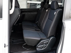 Минивэн Toyota Voxy 2019 года, 2350000 рублей, Краснодар