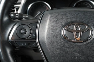 Седан Toyota Camry 2020 года, 2899000 рублей, Тюмень