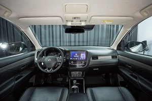 Внедорожник Mitsubishi Outlander 2021 года, 3850000 рублей, Красноярск