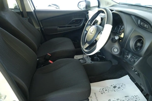 Хетчбэк Toyota Vitz 2019 года, 1069000 рублей, Омск