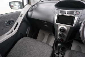 Хетчбэк Toyota Vitz 2010 года, 649000 рублей, Красноярск