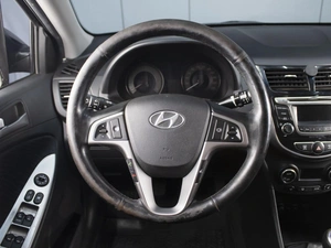 Седан Hyundai Solaris 2014 года, 1170000 рублей, Омск