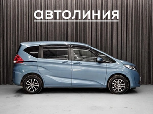 Минивэн Honda Freed 2017 года, 1550000 рублей, Красноярск