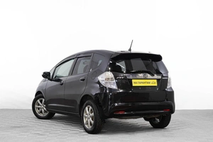 Хетчбэк Honda Fit 2011 года, 759000 рублей, Барнаул
