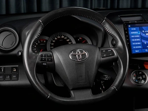 Внедорожник Toyota RAV4 2011 года, 1369000 рублей, Тюмень