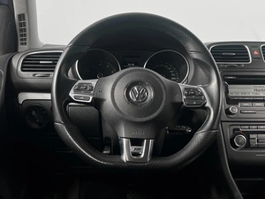Хетчбэк Volkswagen Golf 2011 года, 749900 рублей, Казань