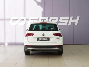 Внедорожник Volkswagen Tiguan 2017 года, 2079000 рублей, Тверь