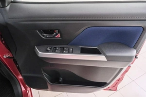 Минивэн Toyota Roomy 2017 года, 939000 рублей, Красноярск