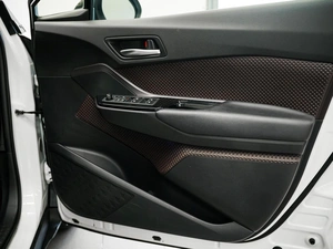 Внедорожник Toyota C-HR 2017 года, 1900000 рублей, Красноярск