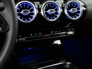 Хетчбэк Mercedes-benz A-класс 2018 года, 2248050 рублей, Москва