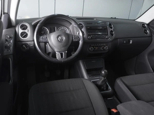 Внедорожник Volkswagen Tiguan 2014 года, 1715000 рублей, Ростов-на-Дону