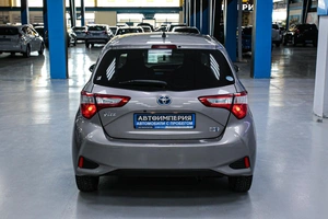 Хетчбэк Toyota Vitz 2017 года, 978000 рублей, Солонцы