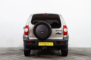 Внедорожник Chevrolet Niva 2012 года, 499000 рублей, Сургут