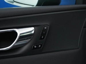 Внедорожник Volvo XC60 2021 года, 3935147 рублей, Москва