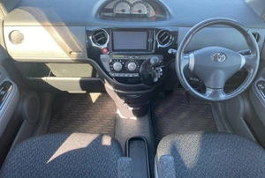 Минивэн Toyota Sienta 2013 года, 1100000 рублей, Солонцы