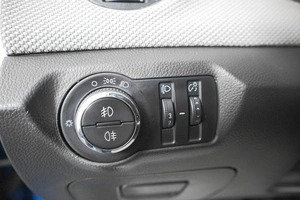 Седан Chevrolet Cruze 2011 года, 659000 рублей, Кемерово