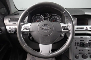 Хетчбэк Opel Astra 2010 года, 599000 рублей, Оренбург