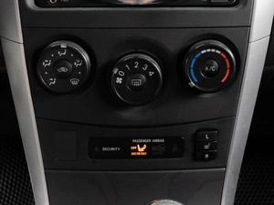 Седан Toyota Corolla 2011 года, 919000 рублей, Тюмень